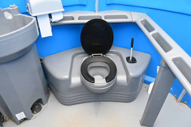 Portable Toilet Options We Offer in Bella Vista, CA